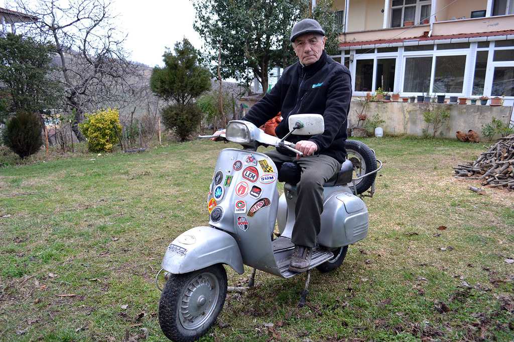 In his 80s, Turkish man recalls inspiring adventure around the world on his old friend Vespa