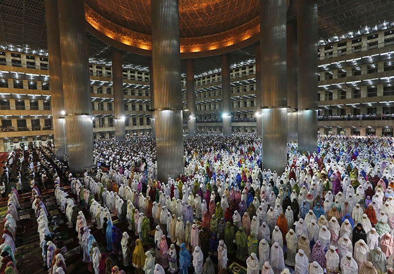 Muslims Around The World Mark The Start Of Holy Ramadan | Daily Sabah