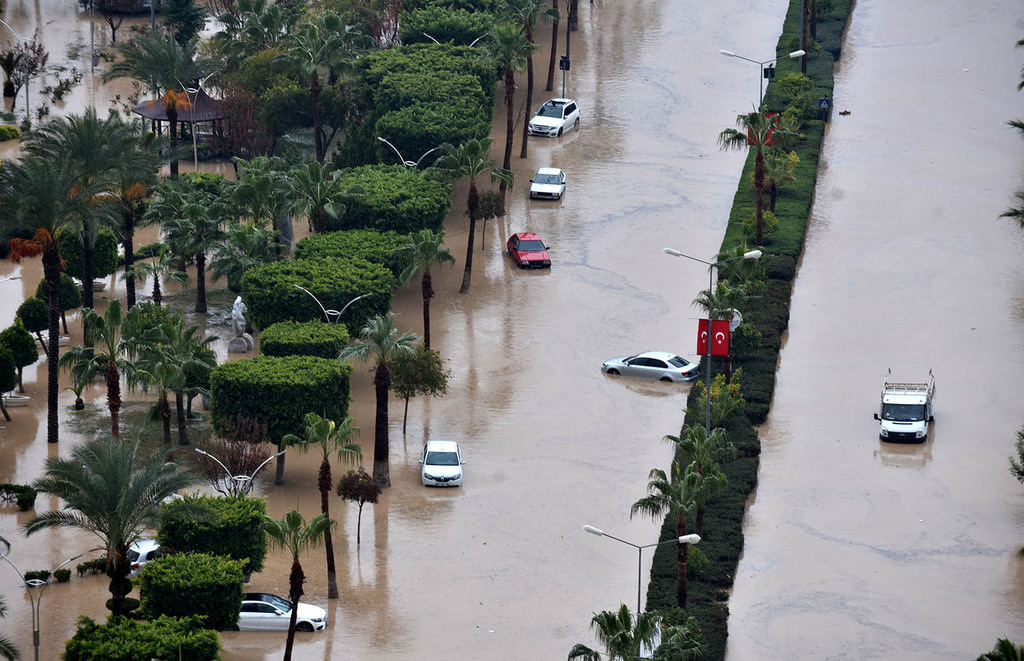 The city center of Turkey's southern city of Mersin, Dec. 29, 2016. (AA Photo)