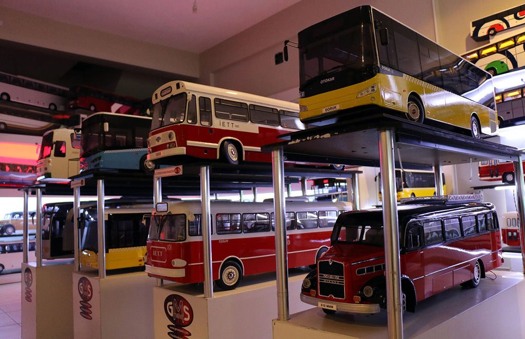 Model Istanbul public transportation buses seen at Aydınlıoğlu's model car gallery in Aydın province (AA Photo)