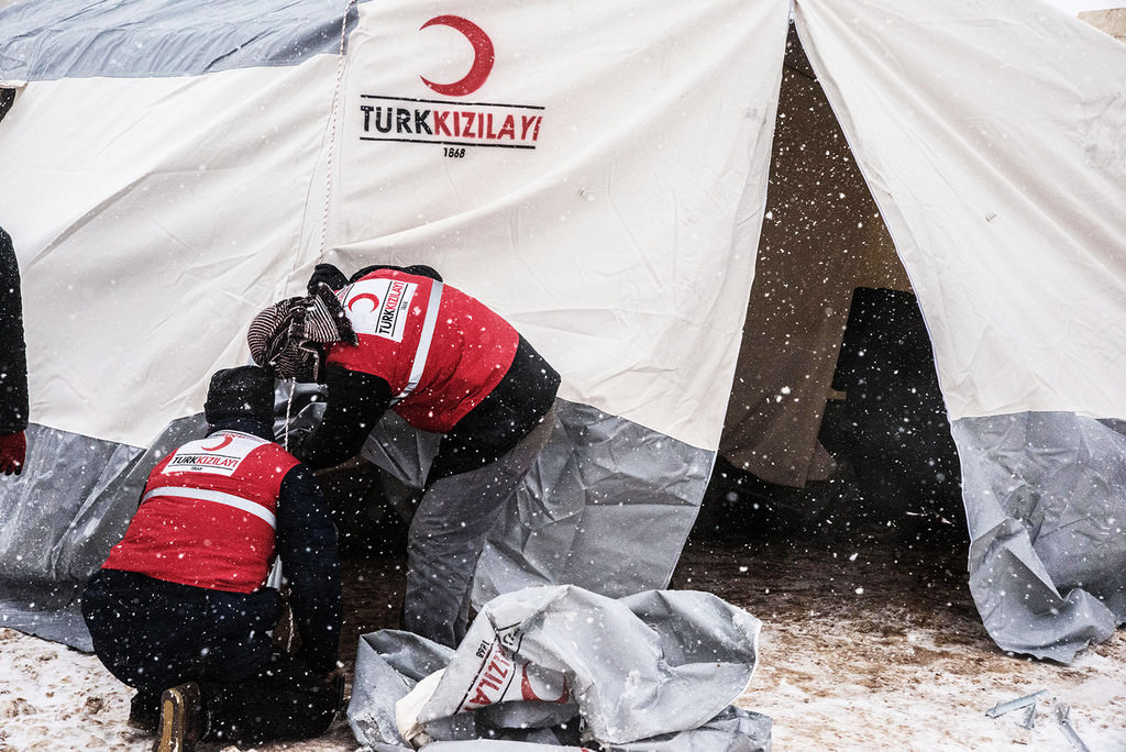 Turkish sacrifice for Aleppo evacuees under harsh winter conditions