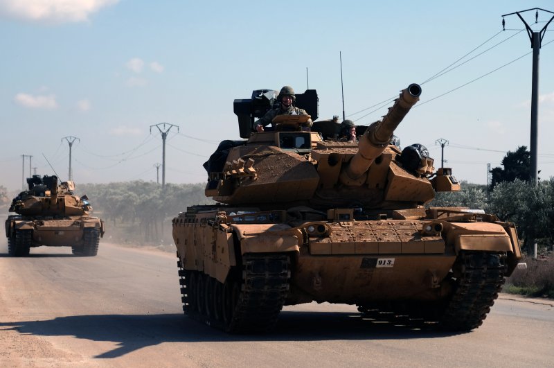 Turkish tanks in rural Idlib (DHA Photo)