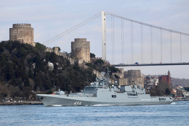 The Russian Navy's frigate Admiral Grigorovich sets sail in the Bosporus, on its way to the Mediterranean Sea, in Istanbul, Turkey, Feb. 28, 2020. (Reuters Photo)
