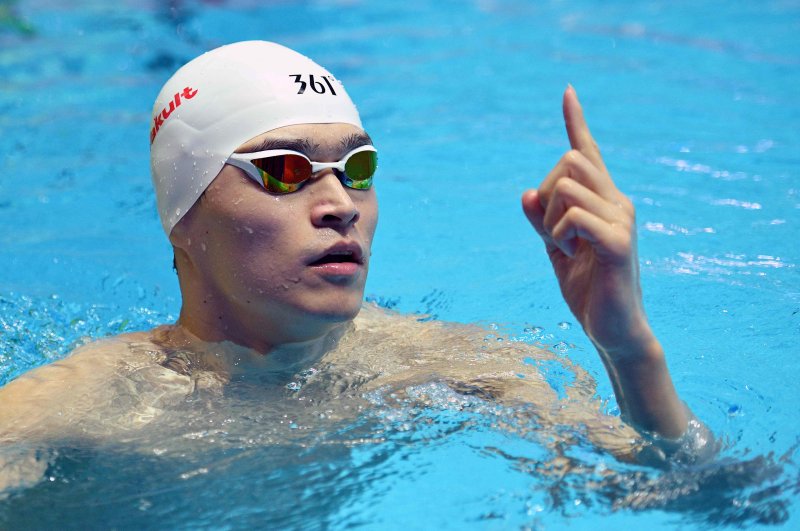 Sun Yang gestures during a swimming training session, Gwangju, South Korea, July 25, 2019. (AFP Photo) 