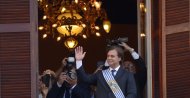 Uruguay's new President Luis Lacalle Pou waves from the Estevez Palace after being sworn into office, Montevideo, March 1, 2020. (REUTERS Photo)