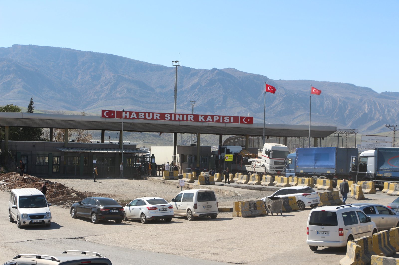 Habur border gate in southeastern Turkey's Şırnak province bordering Turkey. (DHA Photo)