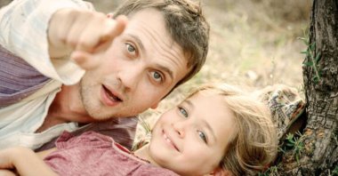 A still from the movie "Yedinci Koğuştaki Mucize." 