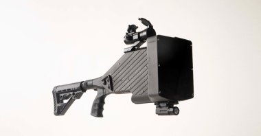 The anti-drone gun has a weight of 2.5 kilograms and is capable of combating rogue drones within 3 kilometers its range. (AA Photo)