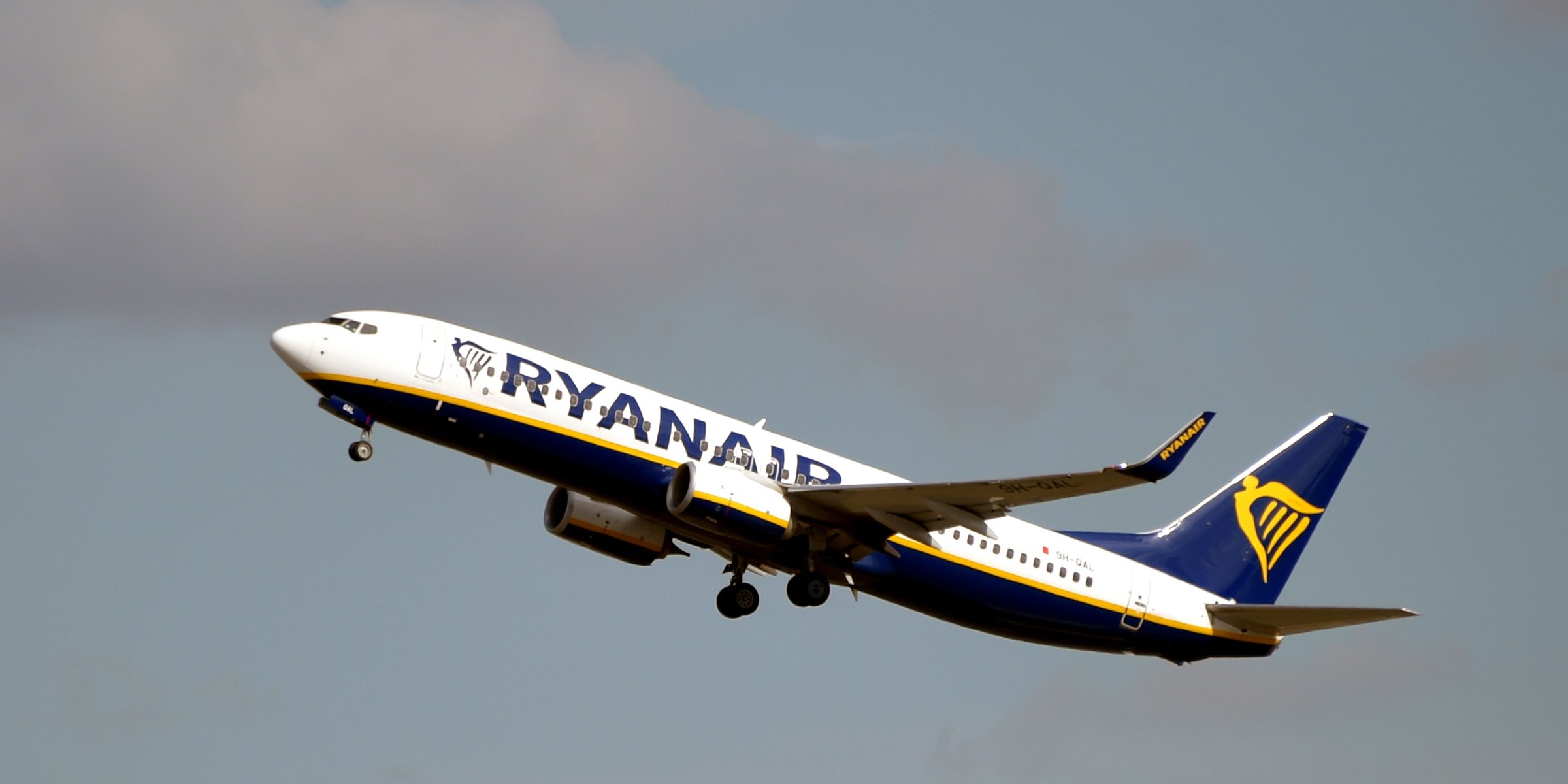 budget-airline-ryanair-to-halt-nearly-all-flights-due-to-covid-19