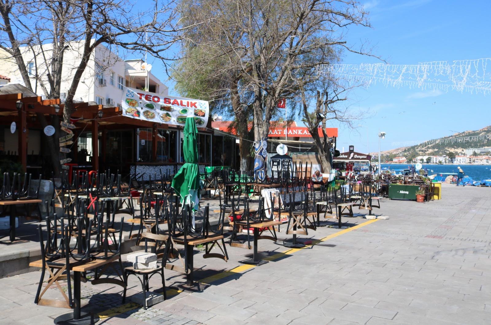 İzmir's touristic Foça district on March 18. Most public places remain empty due to fears of the COVID-19 epidemic.