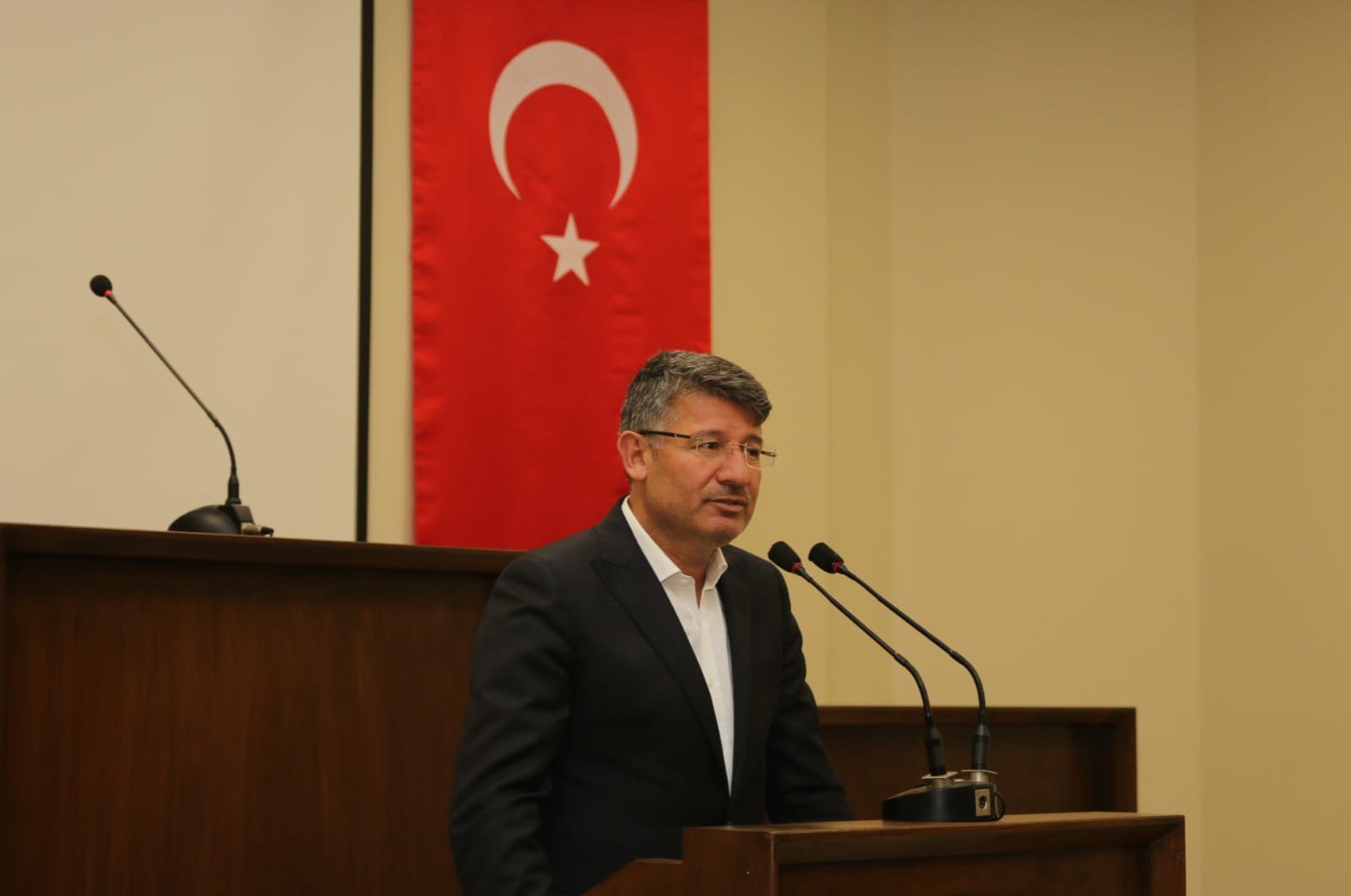 Former AK Party Adana Chairman Fikret Yeni speaks in this undated file photo. (İHA Photo)