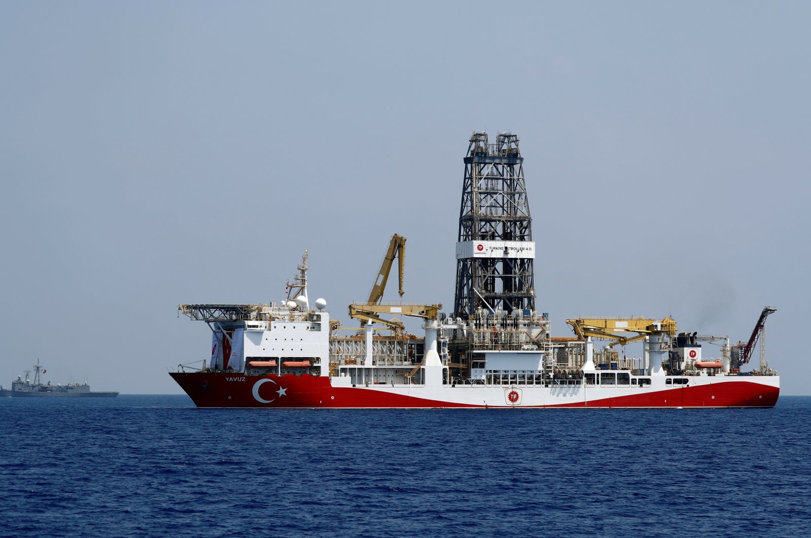 Turkish drilling vessel Yavuz is escorted by Turkish Navy frigate TCG Gemlik (F-492) in the eastern Mediterranean Sea, August 6, 2019. Picture taken August 6, 2019. (Reuters Photo)