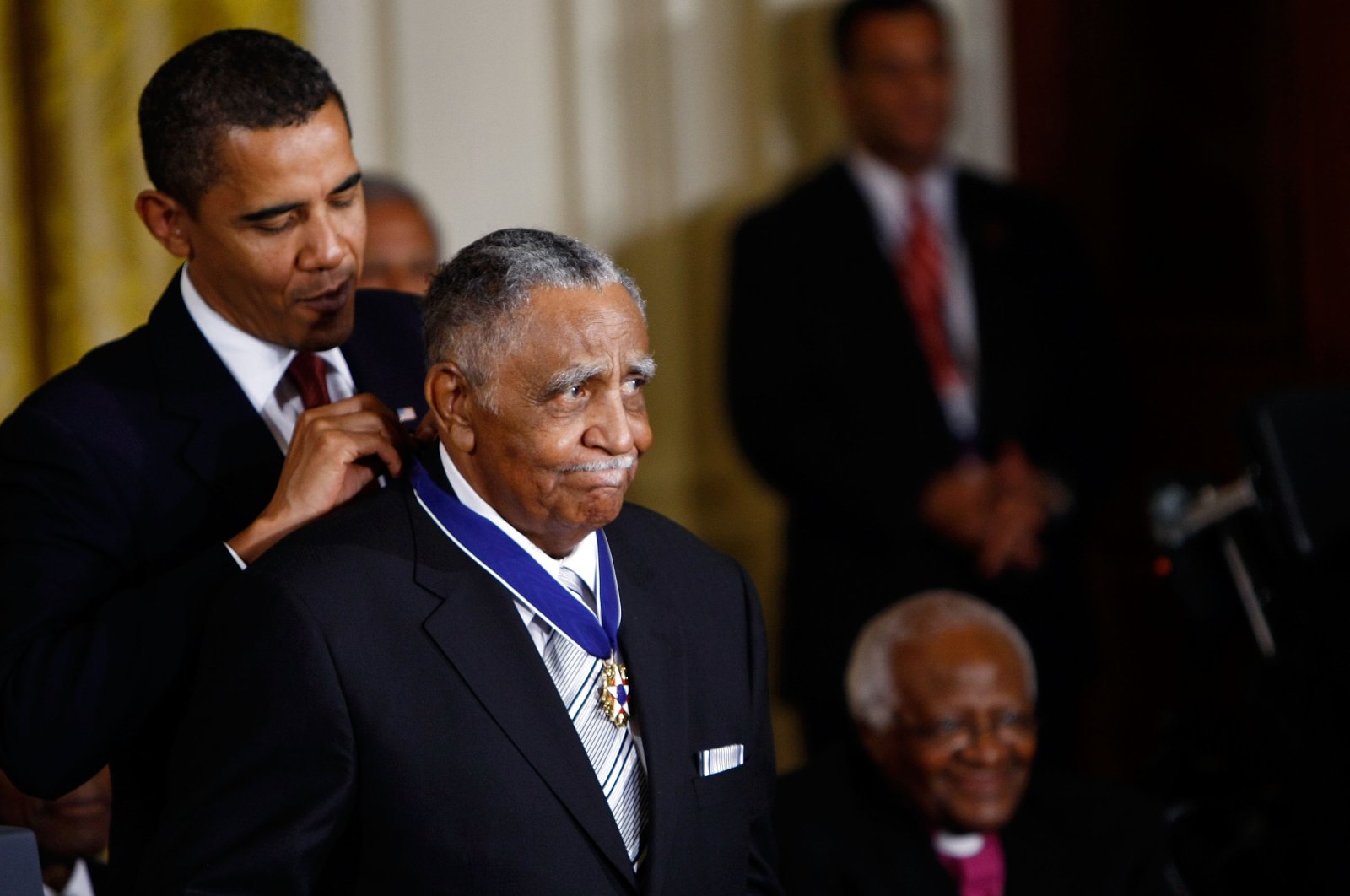 In this file photo U.S. President Barack Obama presents the Medal of Freedom to Reverend Joseph E. Lowery during a ceremony at the White House in Washington, DC. on Aug. 12, 2009. (AFP Photo)