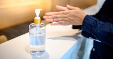 Major health agencies and doctors agree that making your own hand sanitizer isn't smart. (iStock Photo)