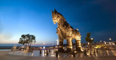 The wooden horse used in the movie "Troy" was gifted to Çanakkale in 2004.