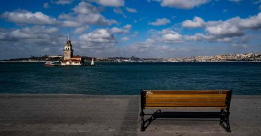 A view of the Bosporus and Maiden's Tower after the government stepped up measures to stem the coronavirus outbreak, Istanbul, Turkey, April 8, 2020. (AFP Photo)