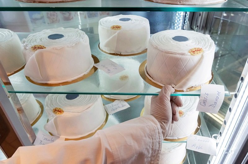 Ice cream cakes in the shape of toilet paper rolls are up for sale at an ice cream shop owned by Pino Cimino in the German town of Rastatt in this undated photo. (DPA PHOTO) 