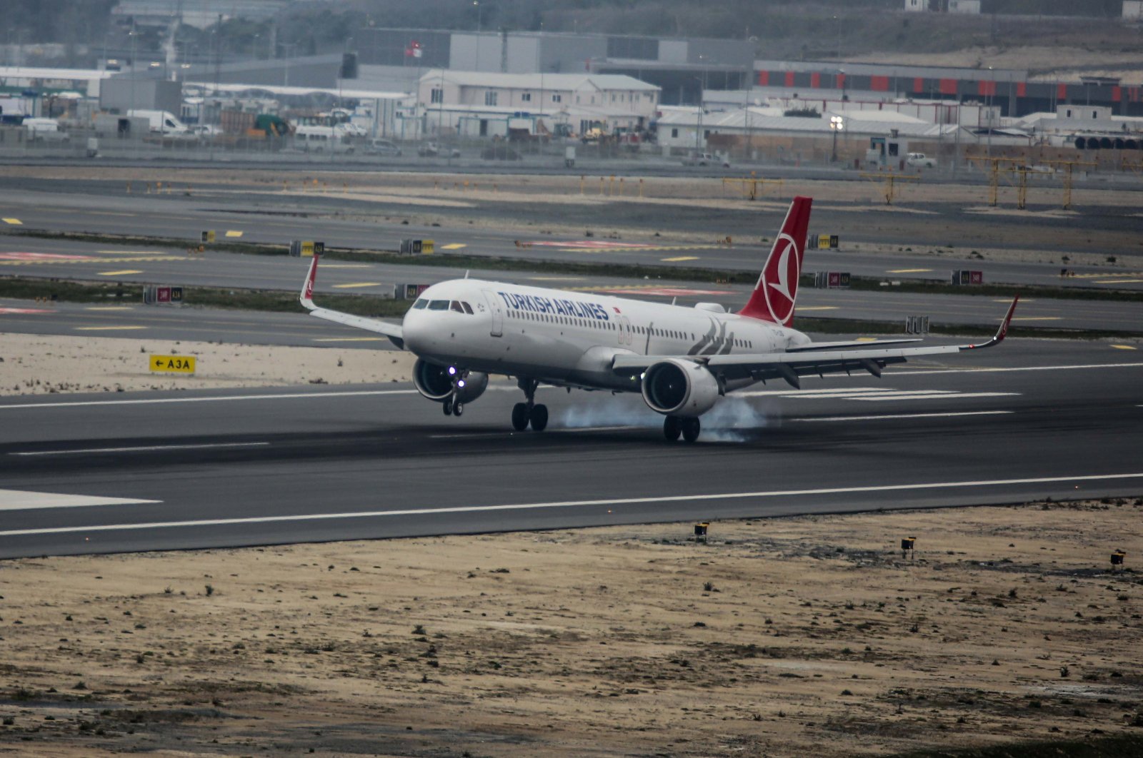 Istanbul flights. Стамбул аэропорт saw Pegasus. Open Airlines.