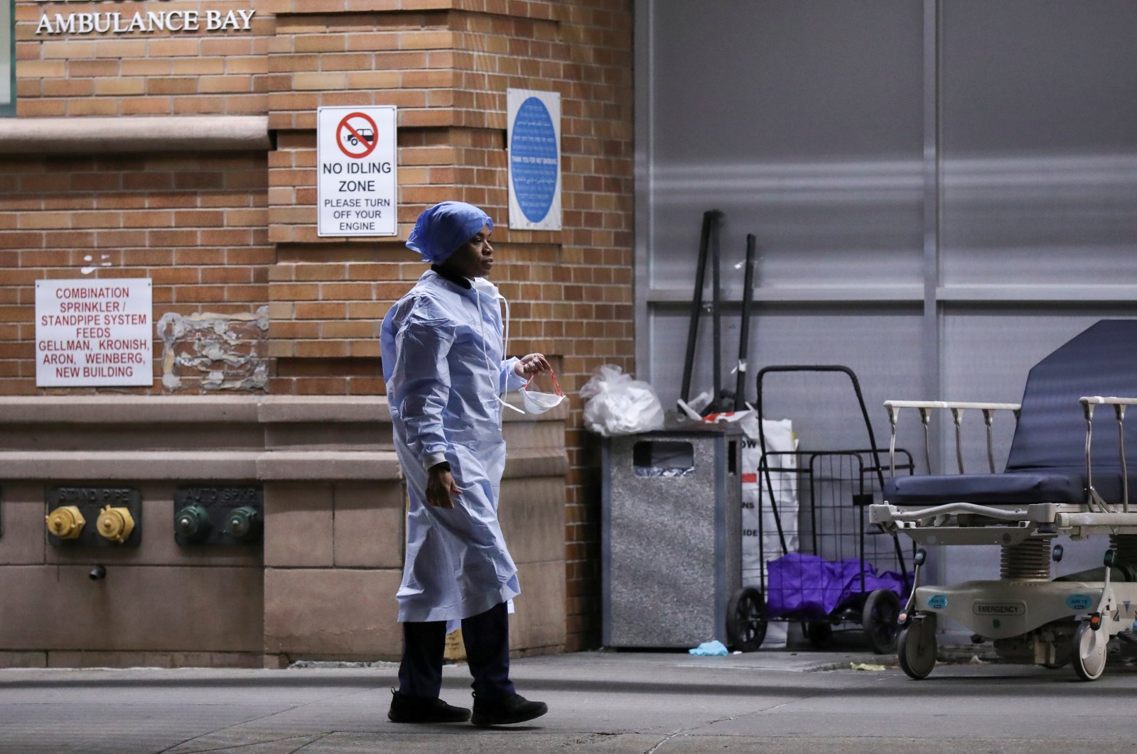 A medical worker takes a break at Maimonides Medical Center during the outbreak of the coronavirus in the Brooklyn borough of New York City, New York, U.S., April 14, 2020. (Reuters Photo)