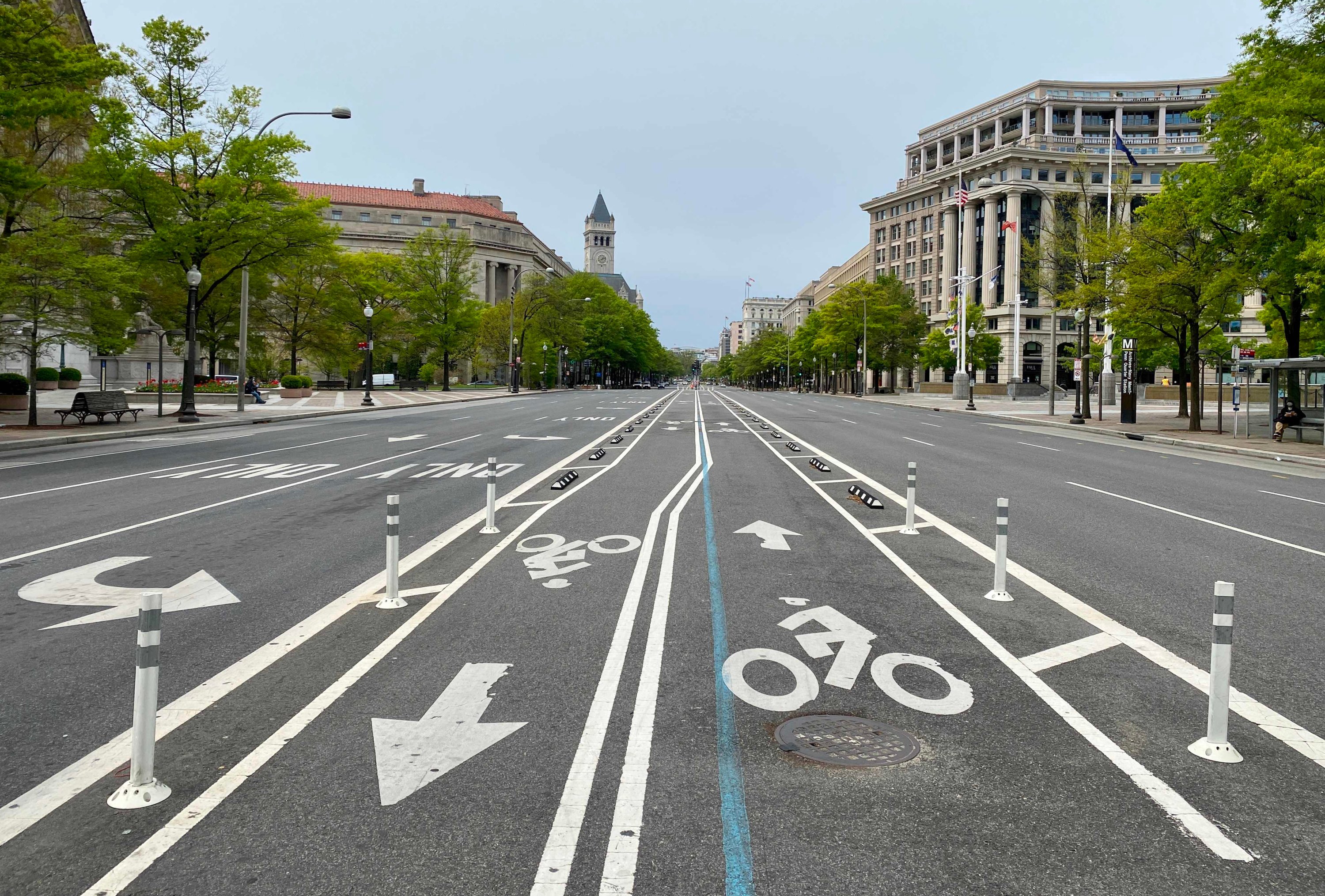 Pennsylvania Avenue in Washington, DC, is empty on April 17, 2020, during the coronavirus pandemic. (AFP Photo)