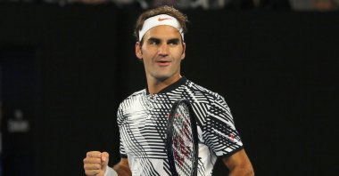 Switzerland's Roger Federer celebrates winning his Men's singles third round match against Czech Republic's Tomas Berdych, Melbourne Park, Melbourne, Australia, 20 January, 2017. (Reuters Photo)