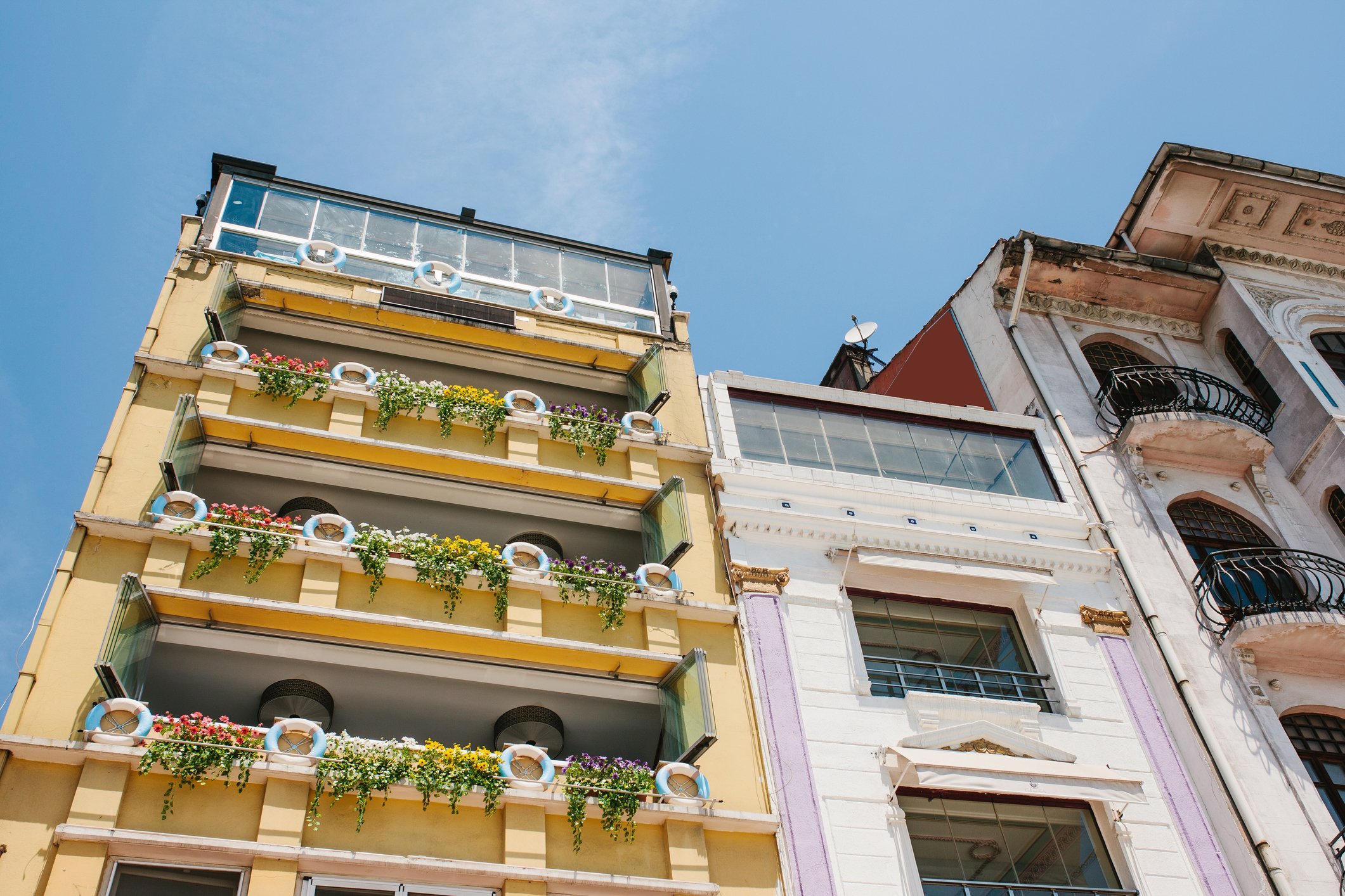 Istanbul may be mostly a concrete jungle but plants on balconies help make it feel much more homely. (iStock Photo)