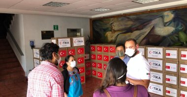 TIKA's delivery of food and medical equipment in Mexico, April 30. (AA Photo)