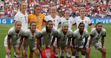 US women's national football team poses ahead of the 2019 Women's World Cup quarterfinal football match between France and U.S., at the Parc des Princes stadium in Paris, June 28, 2019. (AFP Photo)