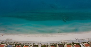 An aerial view of Turkey's touristic hotspot Çeşme in western İzmir province during pandemic restrictions. The area is expected to be pilot area for coronavirus-free certification program. (AA Photo)