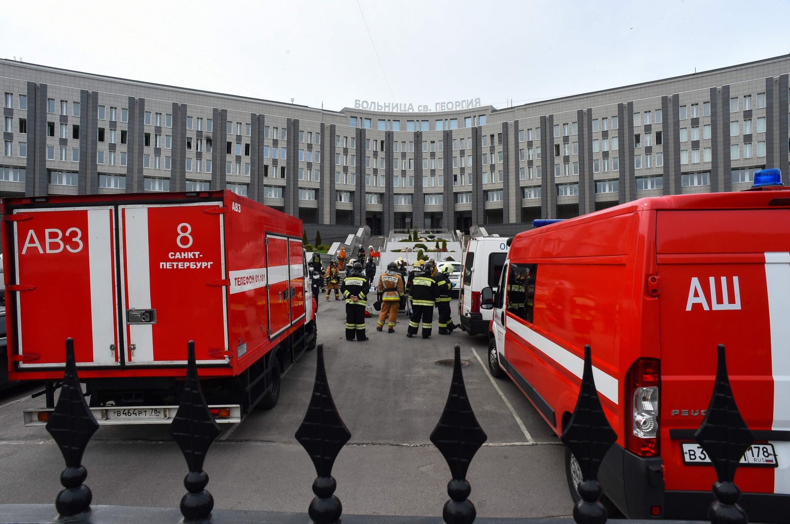 Emergencies personnel work at the site of a fire at the St. George hospital in St. Petersburg, Russia, May 12, 2020. (AFP Photo)