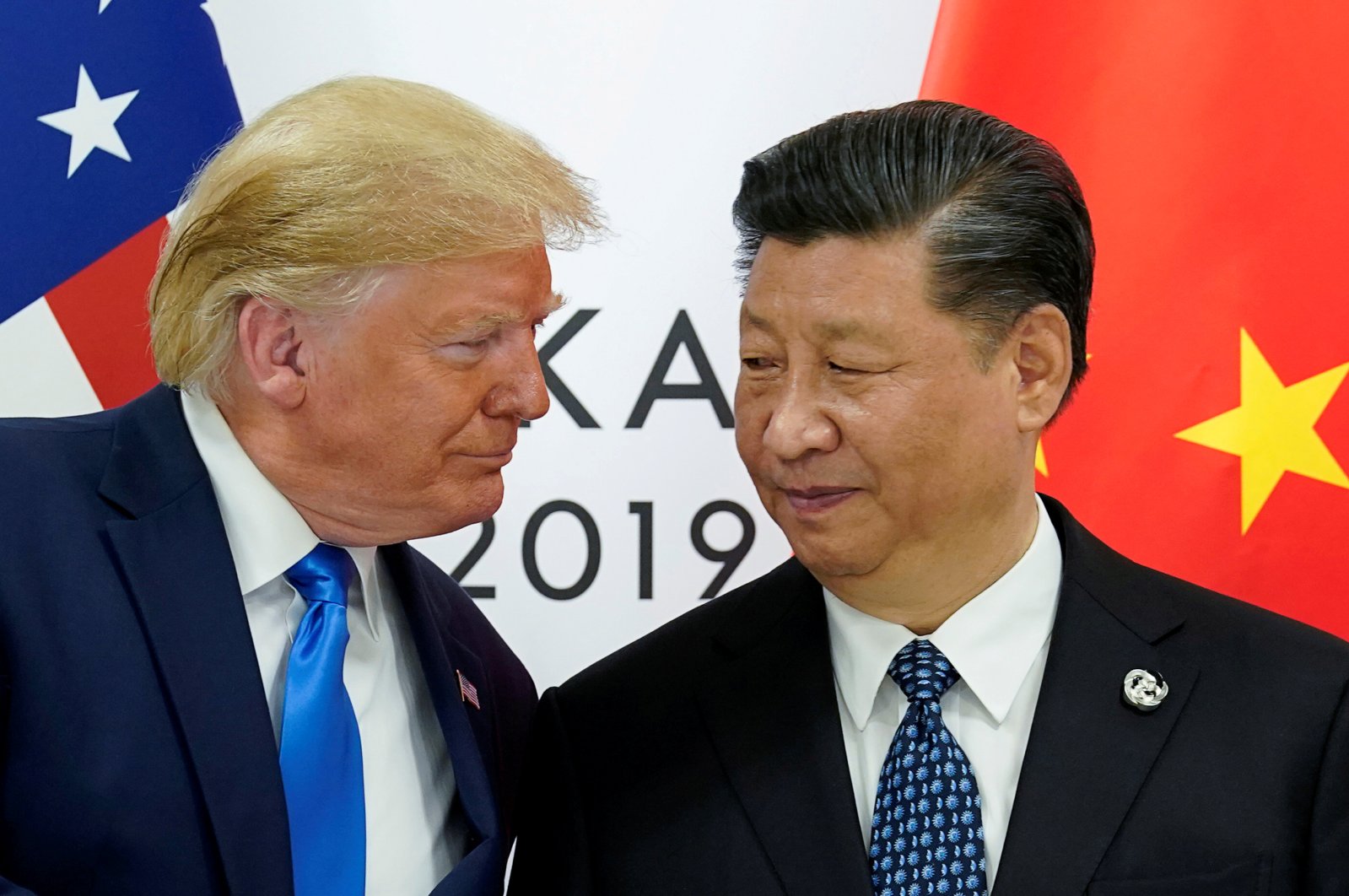  U.S. President Donald Trump meets with China's President Xi Jinping at the start of their bilateral meeting at the G20 leaders summit in Osaka, Japan, June 29, 2019. (Reuters File Photo) 