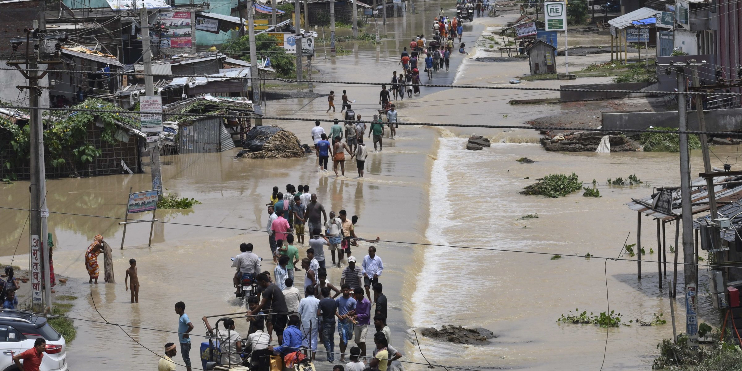 India, Bangladesh begin to evacuate thousands as cyclone approaches ...