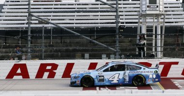 Kevin Harvick (4) crosses the finish line to win the NASCAR Cup Series auto race, Darlington, S.C., U.S., May 17, 2020. (AP Photo)