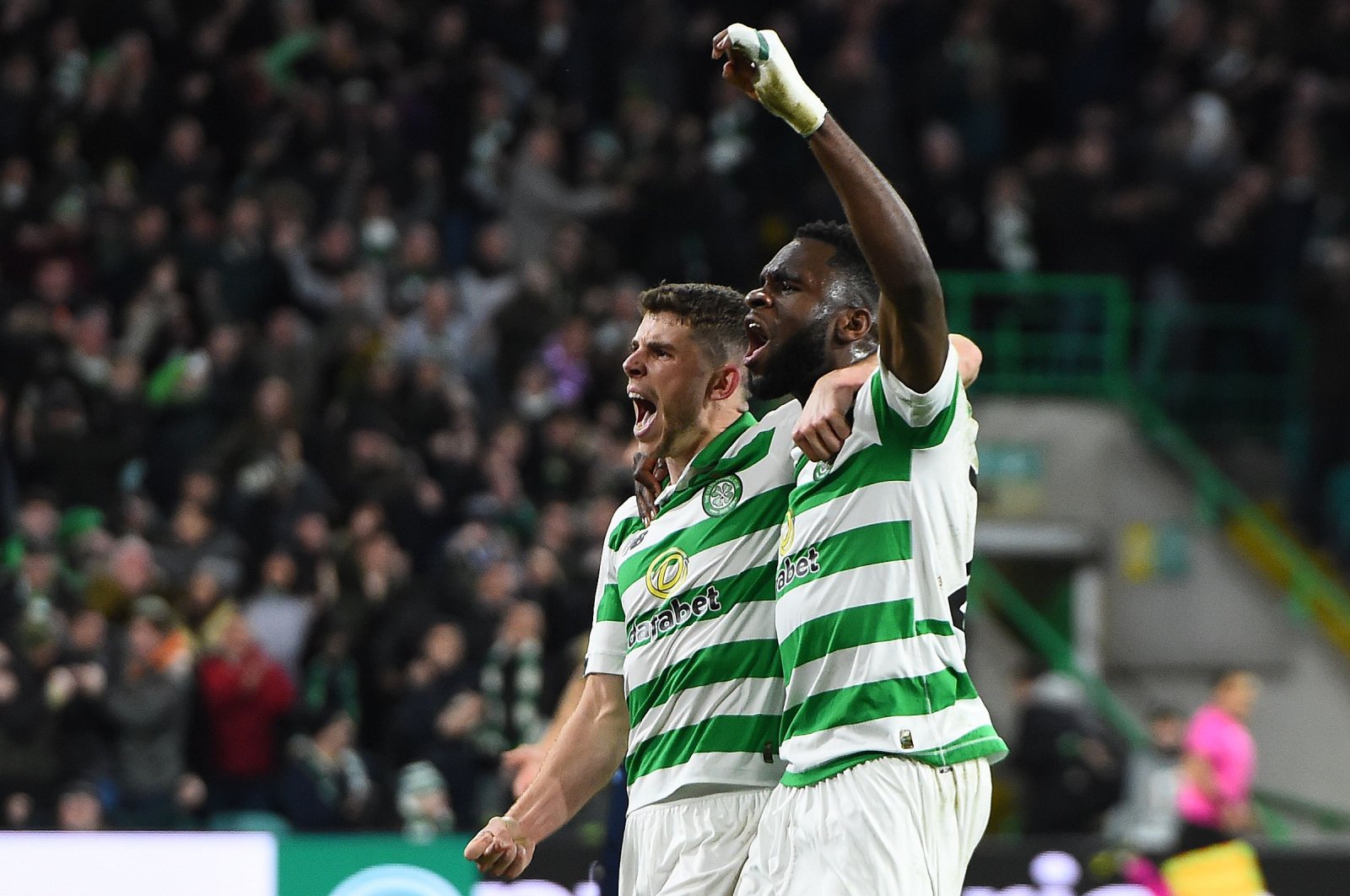Celtic's midfielder Ryan Christie (L) celebrates scoring the equalizing goal with forward Odsonne Edouard during a match between Celtic and Lazio, in Glasgow, Scotland, Oct. 24, 2019. (AFP Photo)