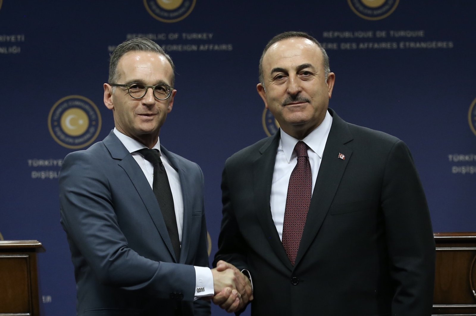 Foreign Minister Mevlüt Çavuşoğlu (R) and his German counterpart Heiko Maas shake hands after a joint press conference, Ankara, Oct. 26, 2019. (AA Photo)