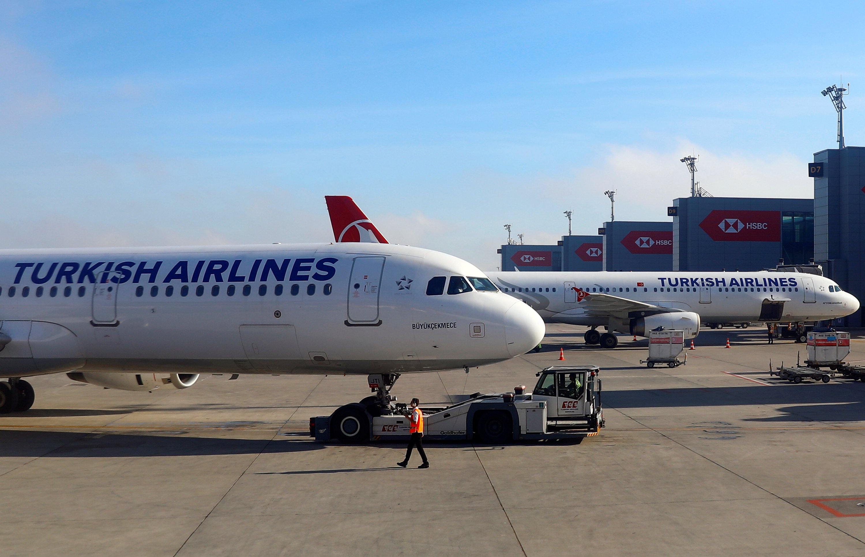 turkish airlines extends flight suspension into june amid pandemic daily sabah