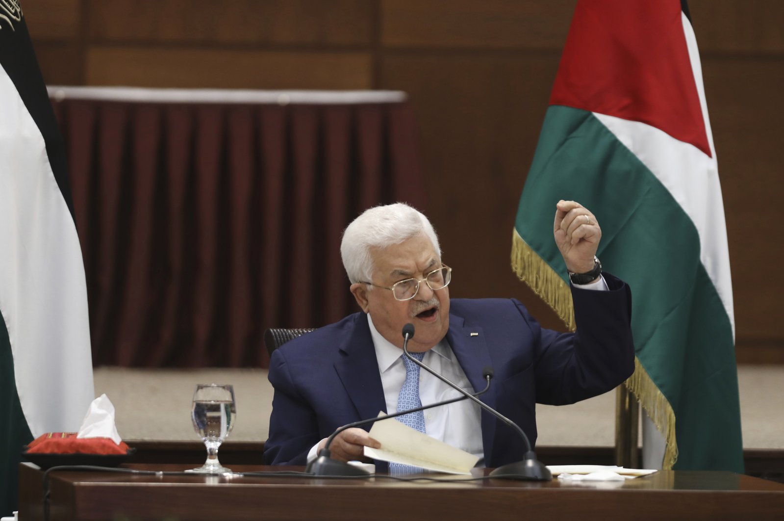 Palestinian President Mahmoud Abbas heads a leadership meeting at his headquarters in the West Bank city of Ramallah, May 19, 2020. (AP Photo)