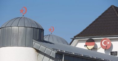 The roof of a mosque is pictured in Fuerthen, Western Germany, Feb. 15, 2017. (AFP Photo)