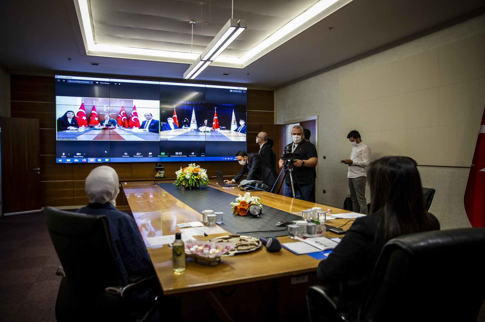 The AK Party delegation exchanges holiday greetings with CHP and MHP delegations through videoconference, May 25, 2020 (AA Photo)