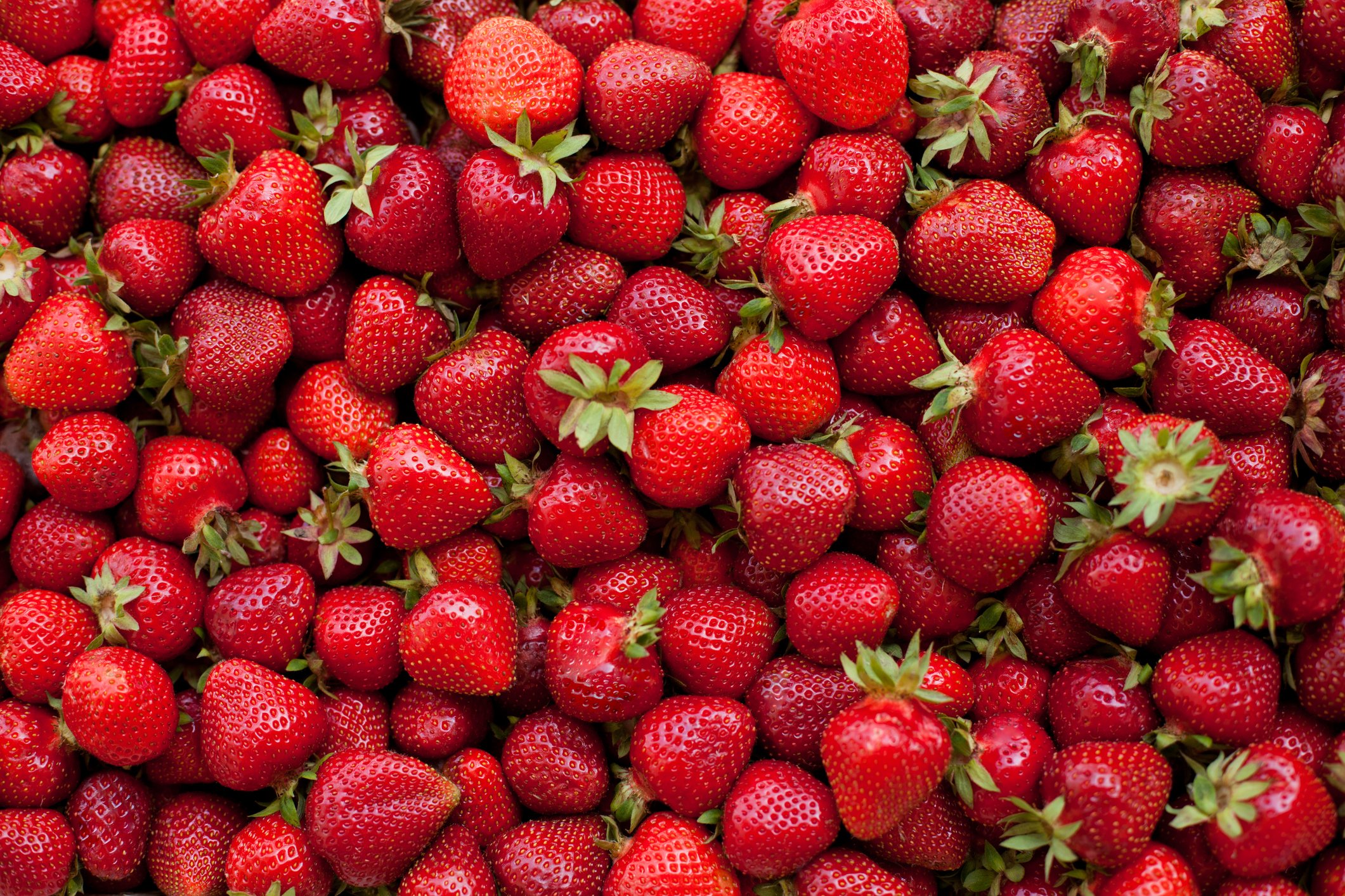 Rinsing strawberries isn’t enough, apparently. (iStock Photo)