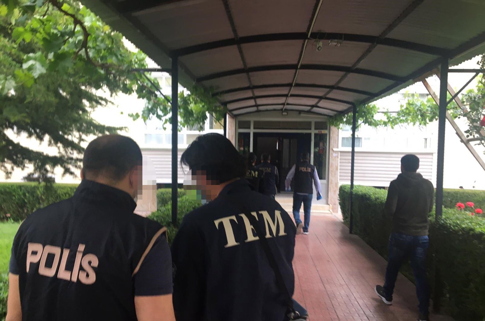 A man suspected of having threatened a Turkish-Armenian foundation was arrested in his Konya home before being immediately taken to Istanbul for questioning, May 30, 2020. (DHA Photo)
