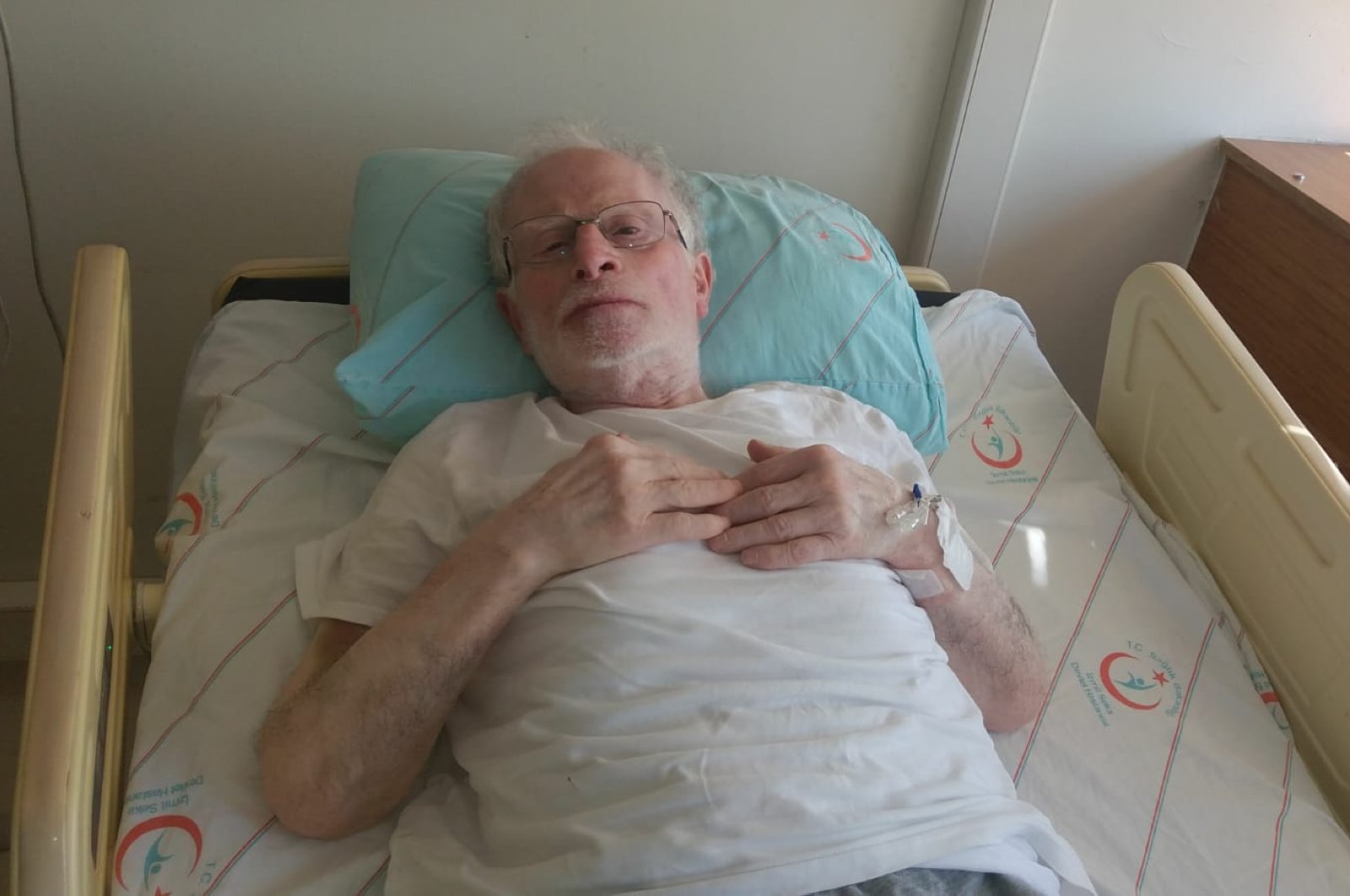 Mustafa Memeşil, 68, rests in a hospital bed after being taken out of intensive care, Izmit, Turkey, June 1, 2020. (AA Photo)