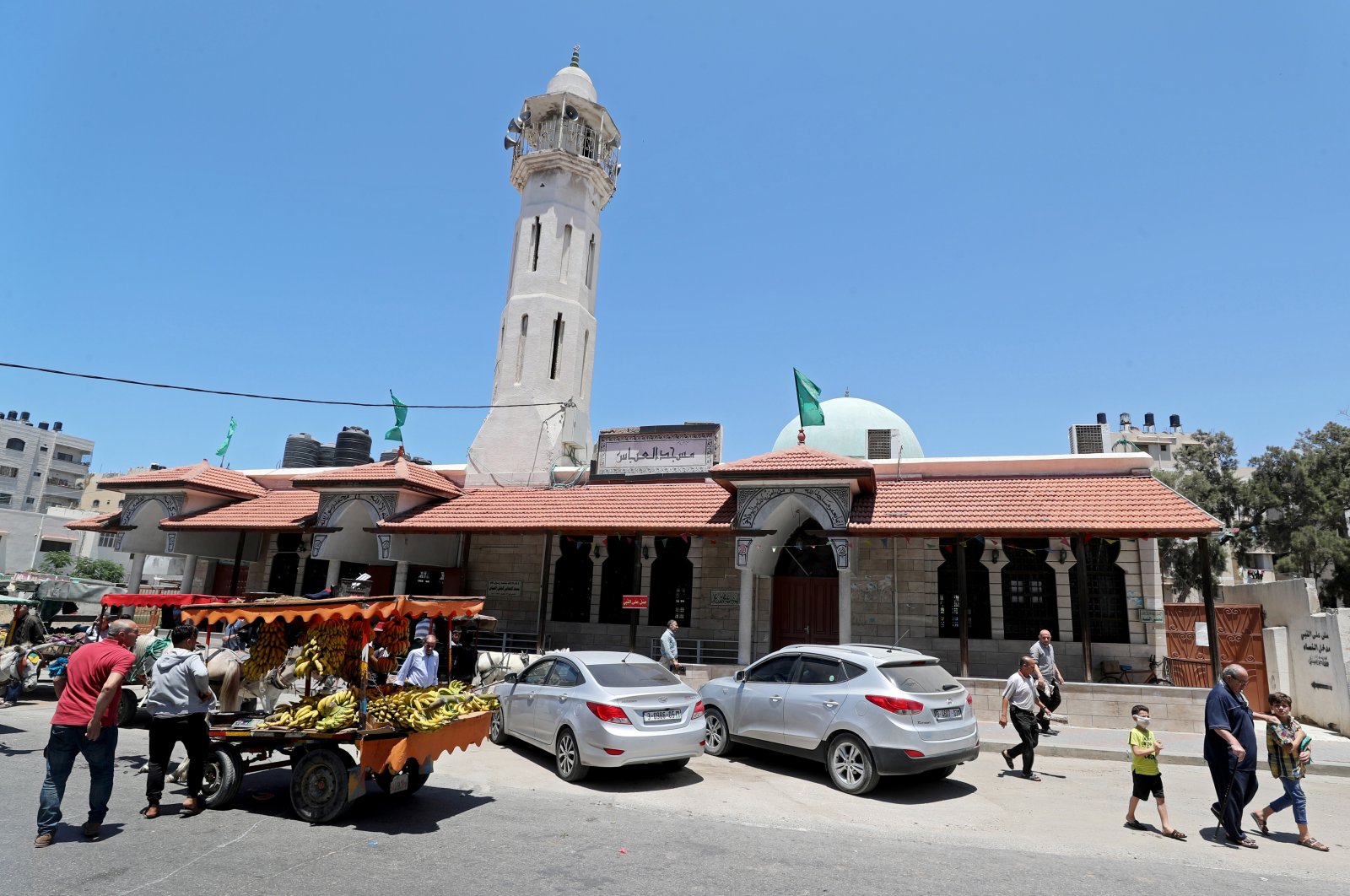 People leave after performing the dhuhr (noon) prayers at Al-Abbas Mosque as it reopens after the easing of coronavirus restrictions, in Gaza, Palestine, June 3, 2020. (Reuters Photo)