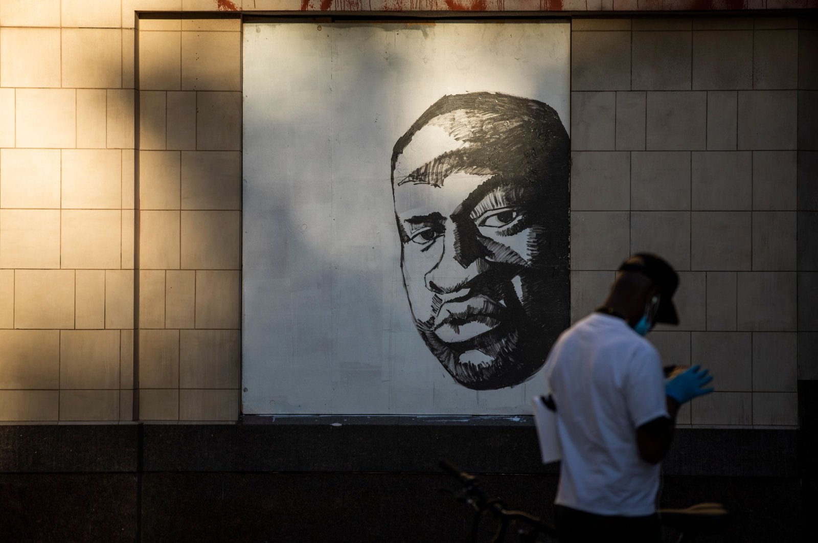 A mural of George Floyd is seen, Oakland, California, U.S., June 3, 2020. (AFP Photo)