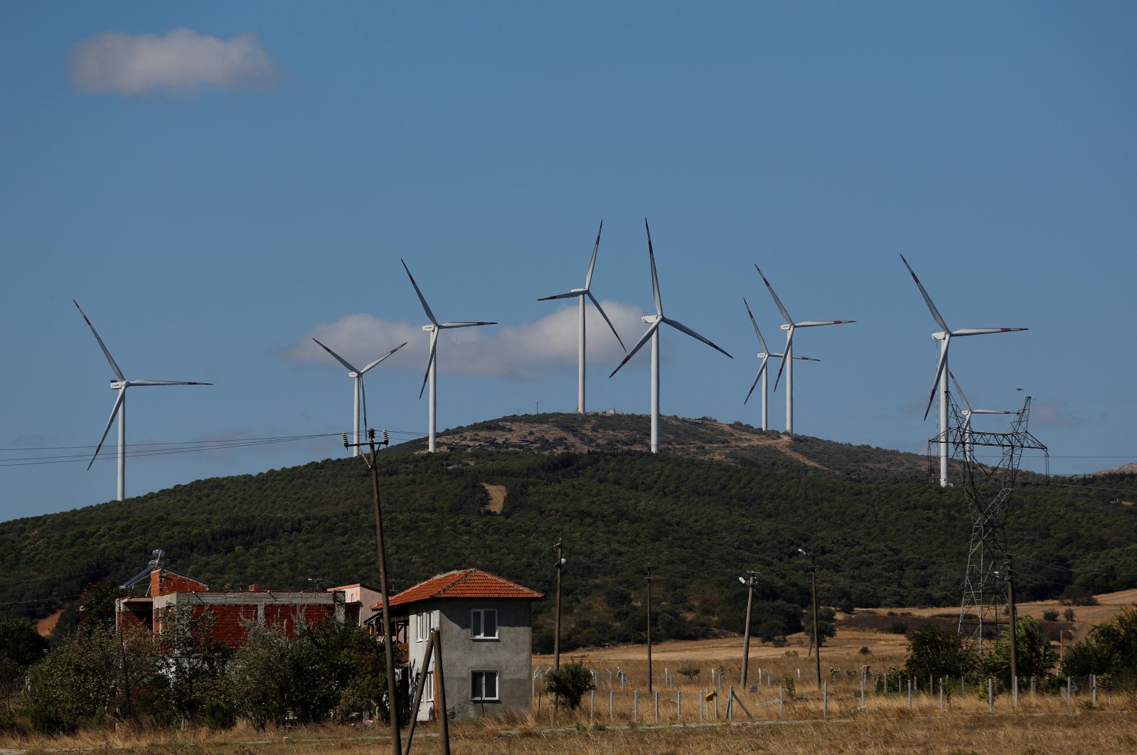 Wind turbines used to generate electricity are seen near the town of Susurluk in Balıkesir province, Turkey, Aug. 31, 2017. (Reuters Photo)
