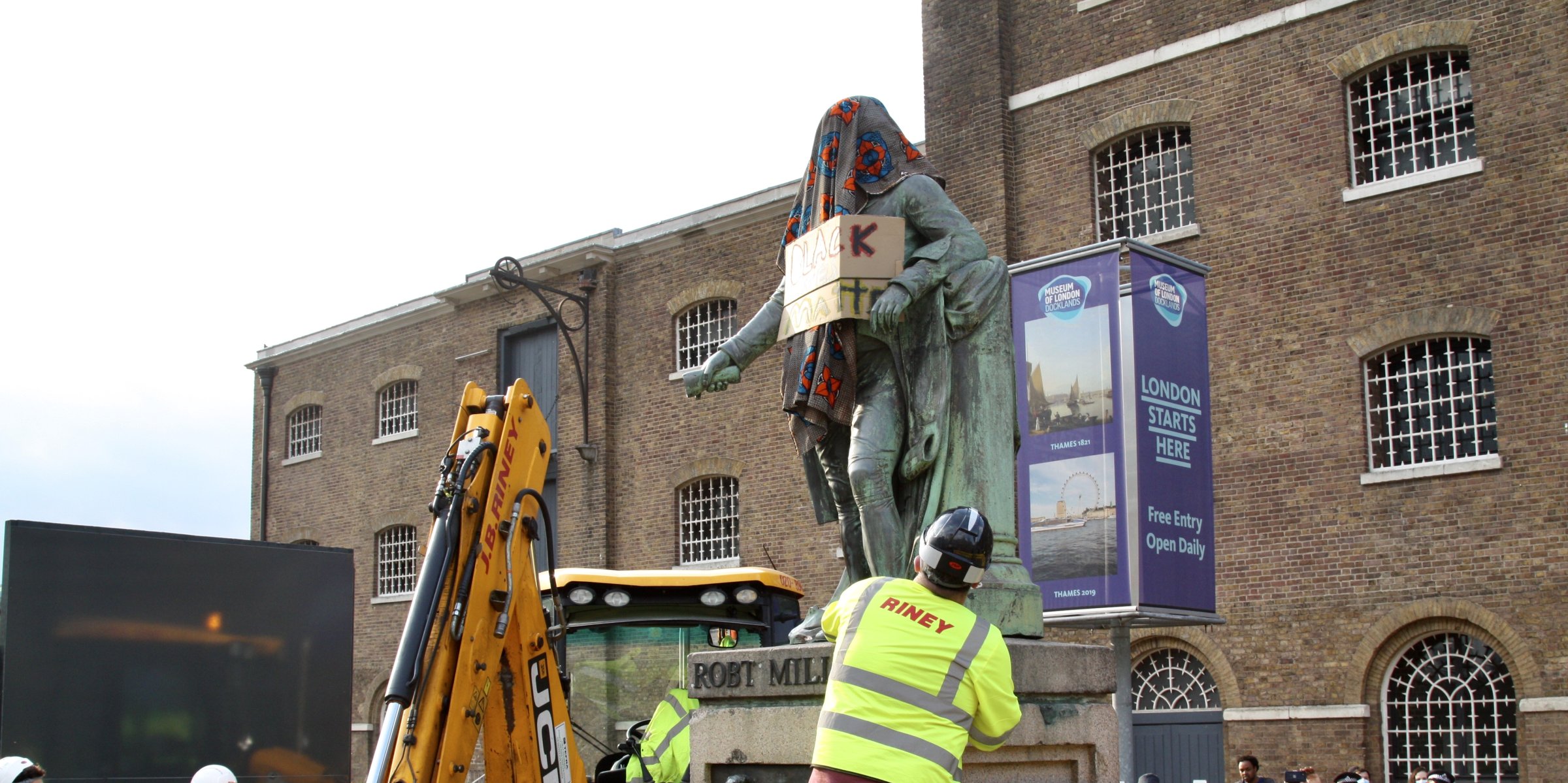 Another slave owner statue pulled down in UK Daily Sabah