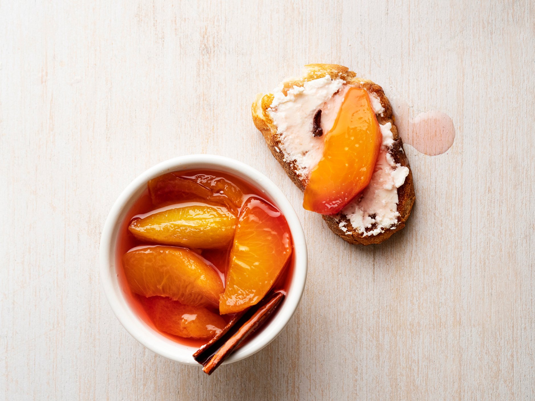 Pair your peach preserves with some cream cheese for a delicious snack. (iStock Photo)