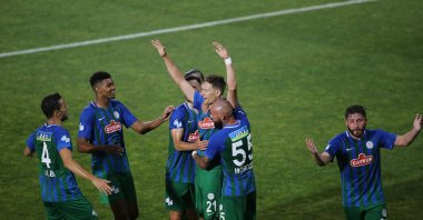 Çaykur Rizespor players celebrate a goal against Galatasaray, in Rize, Turkey, June 14, 2020. (İHA Photo)