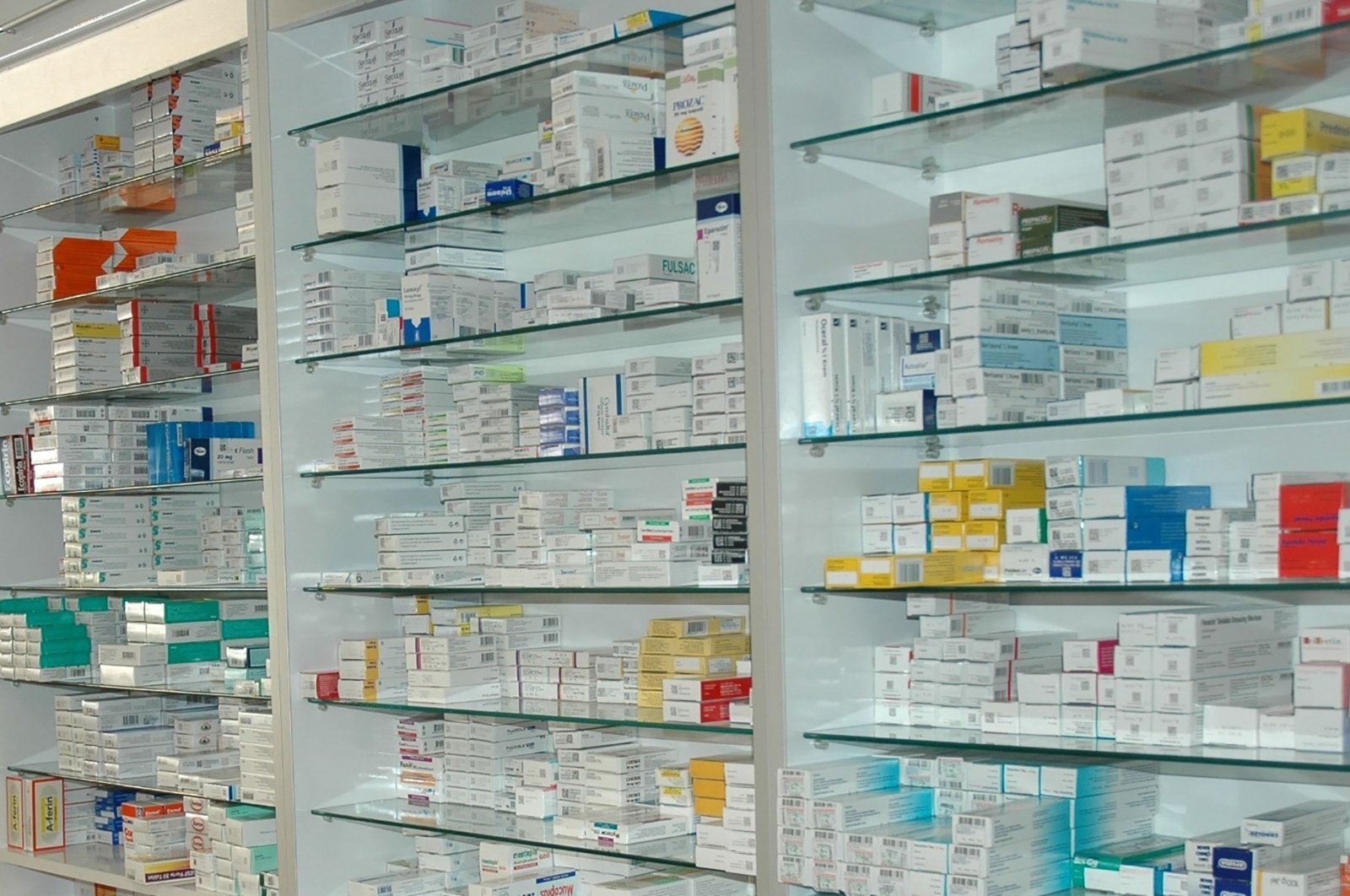 Drugs on the shelves in a pharmacy, Jan. 20, 2020. (Sabah File Photo)