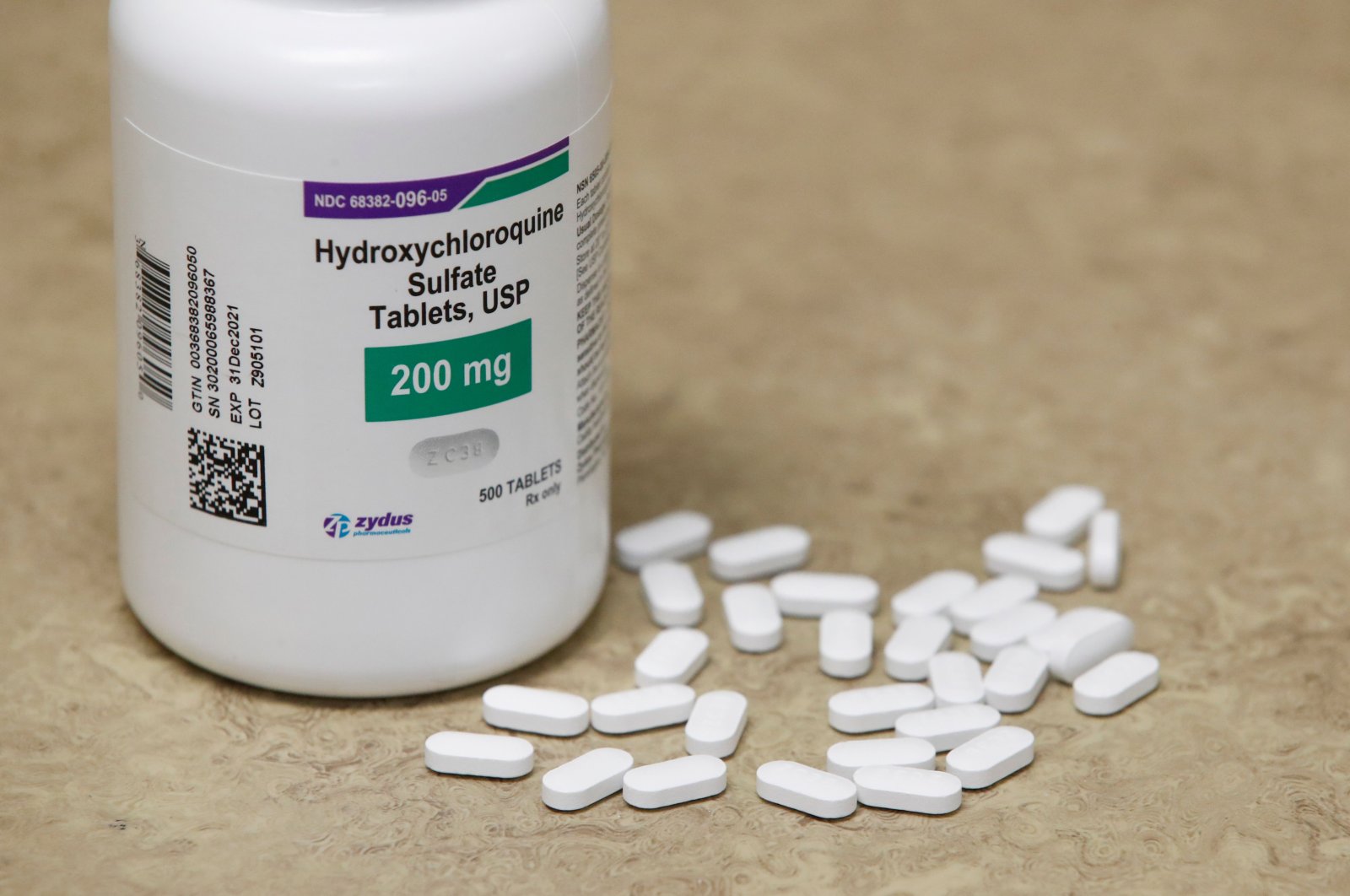A bottle and pills of hydroxychloroquine as they sit on a counter at Rock Canyon Pharmacy in Provo, Utah, U.S., May 20, 2020. (AFP Photo)